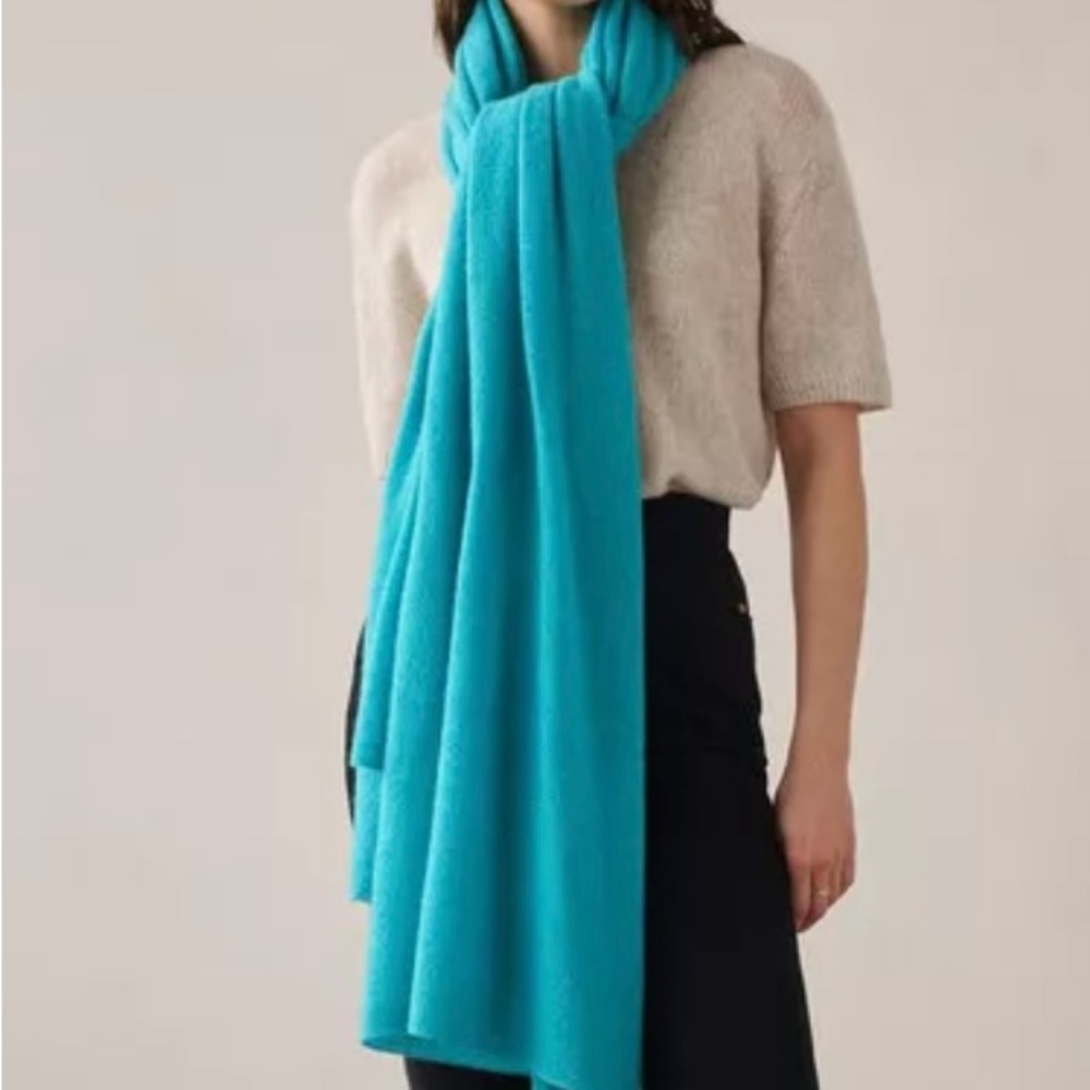 White & Warren travel wrap in turquoise
